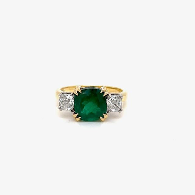 Brazilian Emerald - Emerald Cushion Cut - 2.64cts - 18ct YG