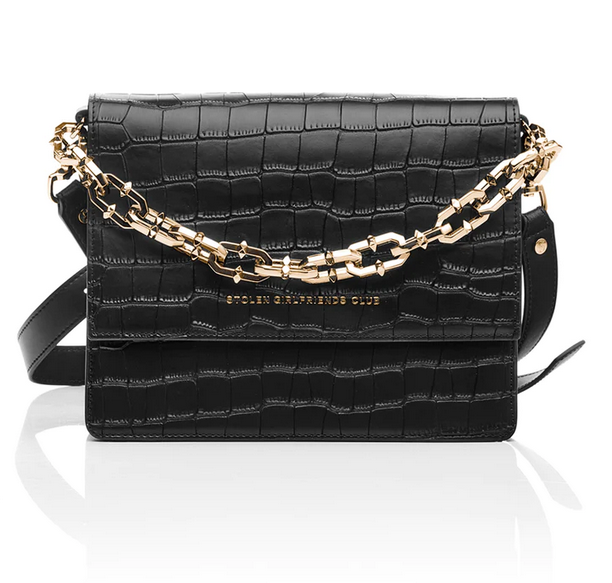 Black bag with chunky gold chain outlet