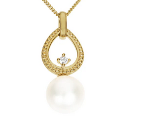 Diamond Pendant in Yellow Gold