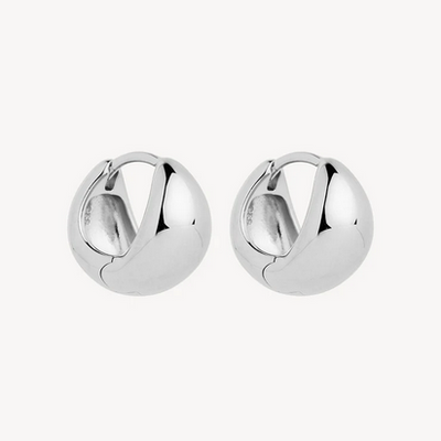 La Muse Huggie Earrings - SS